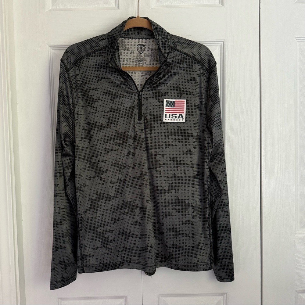 Eleven VS 11‎ USA Flag Gray Camo Quarter-Zip long sleeve Pullover size large